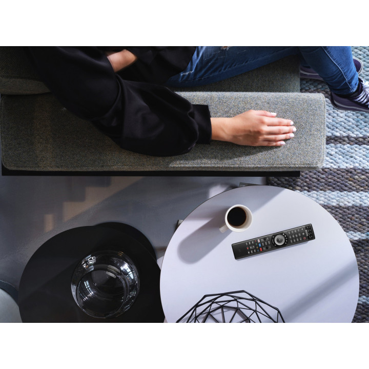 Pilot uniwersalny One for All URC7981 Smart Control Pro (obsługa 8 urządzeń), konfig. przez aplikację