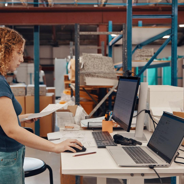 HP ProBook 450 G10 - Core i5-1334U 15,6''-FHD  16GB  512GB  Win11H