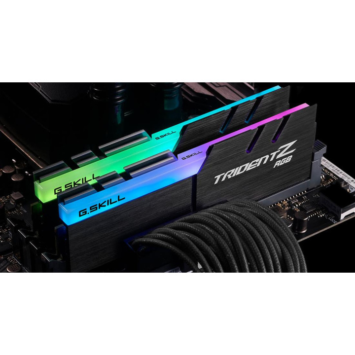 Zestaw pamięci G.SKILL TridentZ RGB F4-3600C16D-32GTZRC (DDR4 DIMM; 2 x 16 GB; 3600 MHz; CL16)