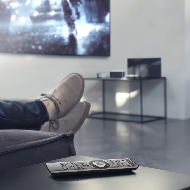 Pilot uniwersalny One for All URC7956 Smart Control Pro (obsł. 5 urz.) programowalny