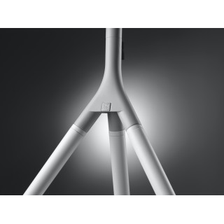 Obrotowy metalowy trójnóg One For All WM7462 na TV 32"-65", 30kg, 360st, biały